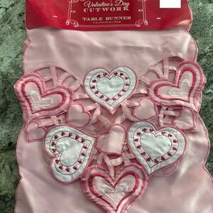 Valentine's Day Heart Table Runner
